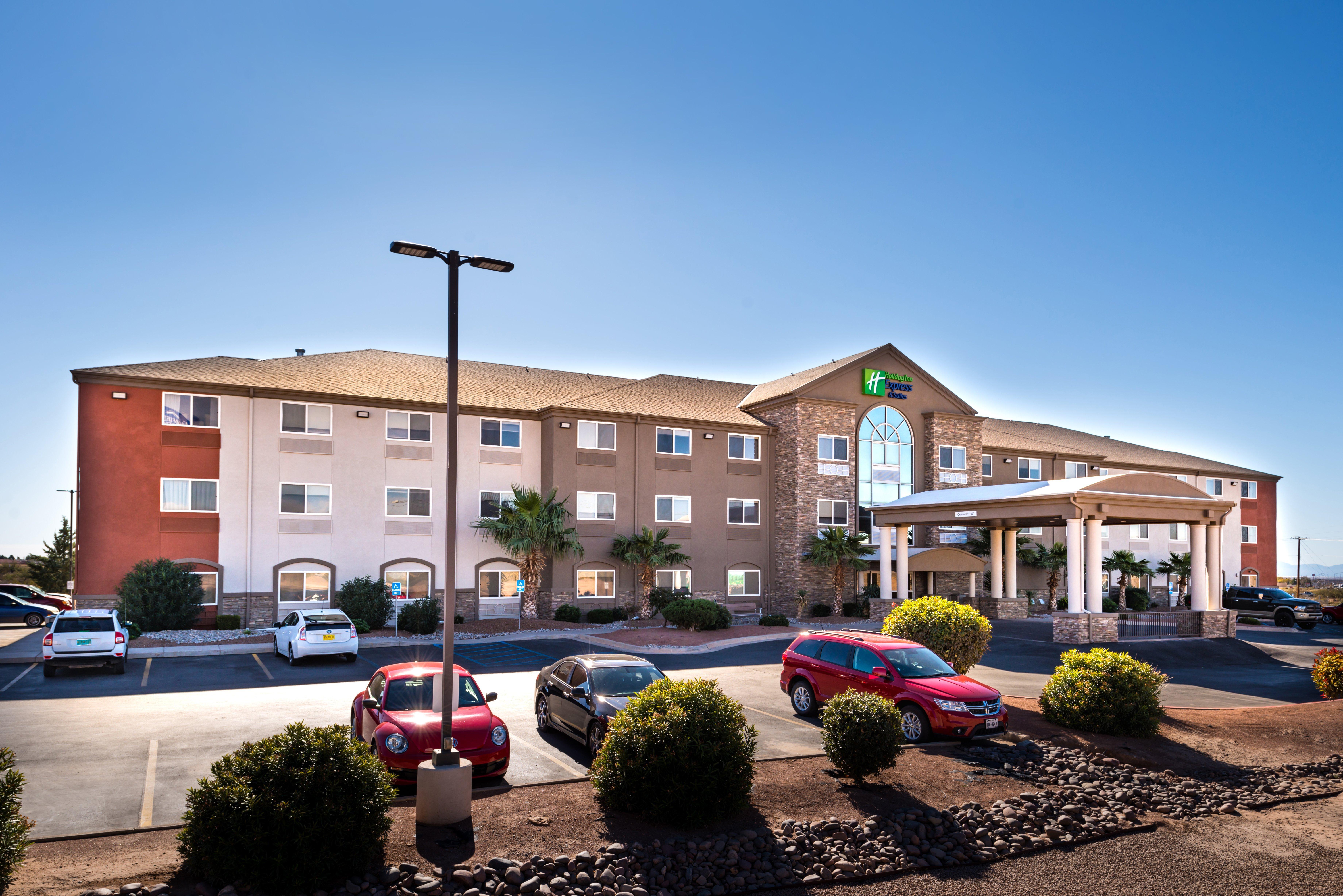 Holiday Inn Express & Suites Alamogordo Highway 54/70 By Ihg Екстериор снимка